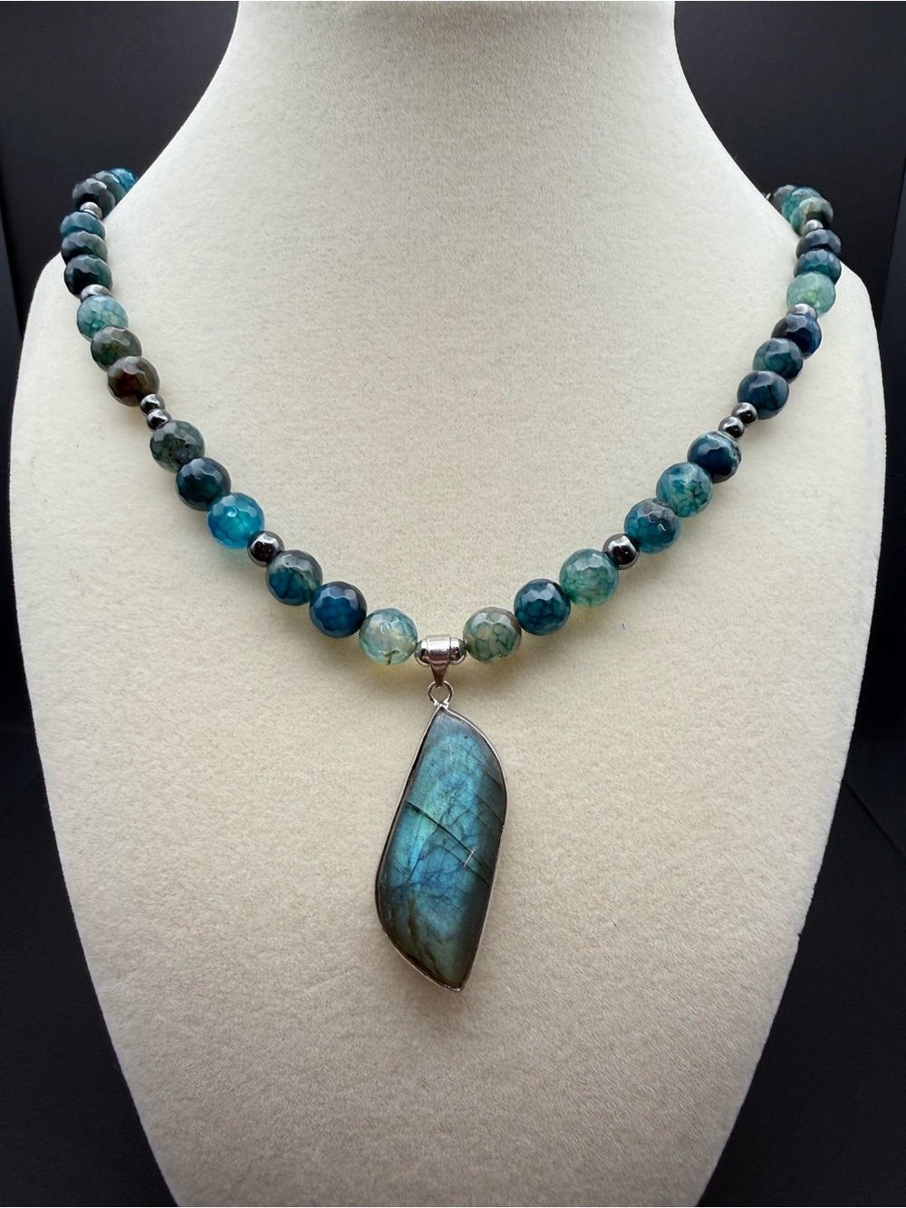 Crackle Agate and Labradorite Necklace